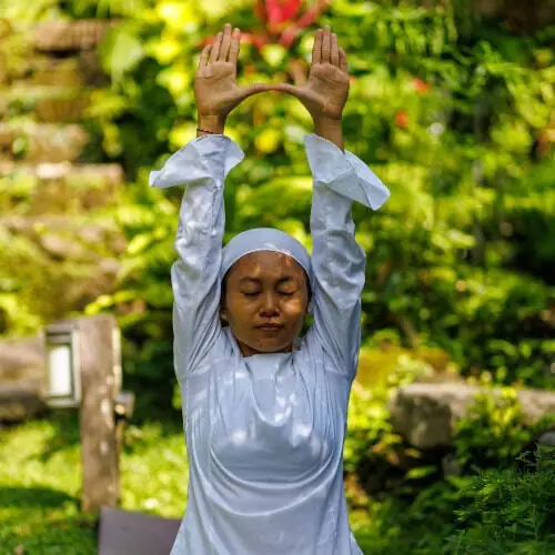Kundalini Yoga: Energy Rising w/ Novi Ni Putu