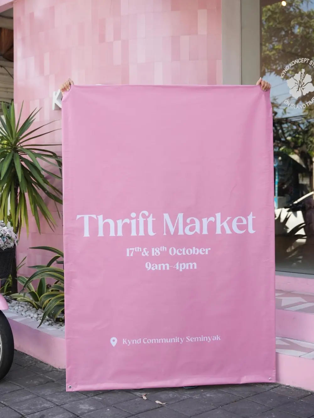 Bali's Biggest Thrift Market